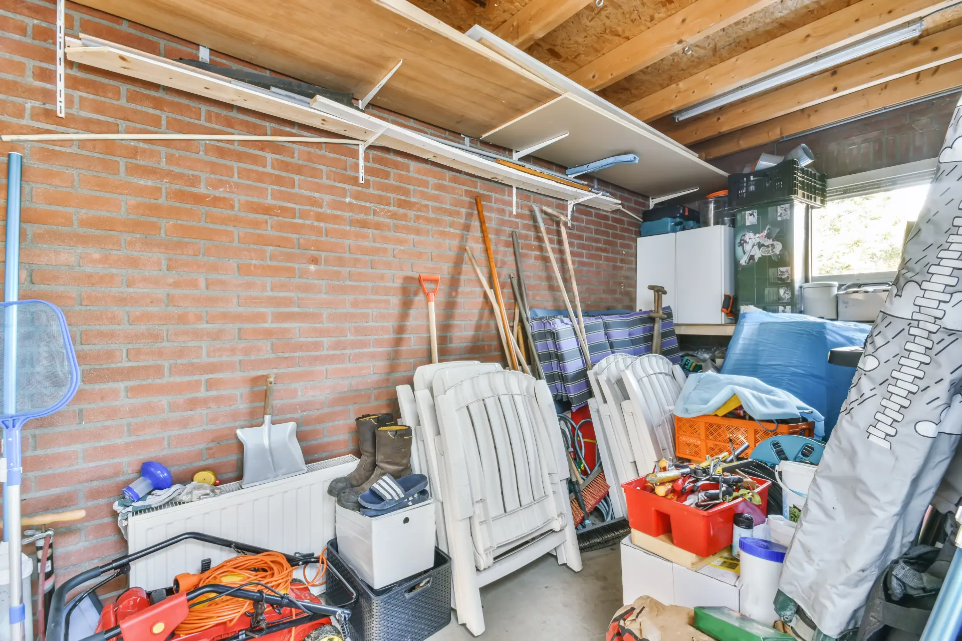 Summer decluttering projects that need self storage